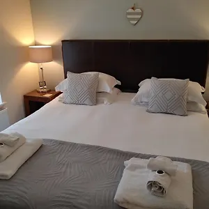 The House - Free 1st Breakfast - Free Parking Apartment